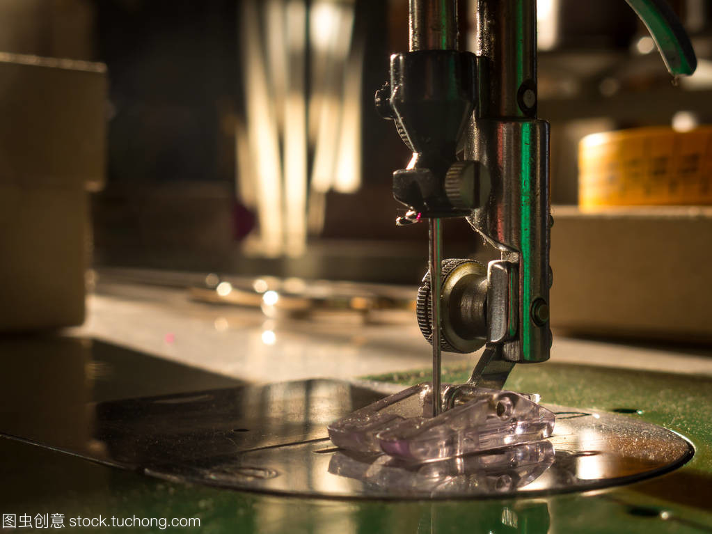 缝纫机。缝纫车间