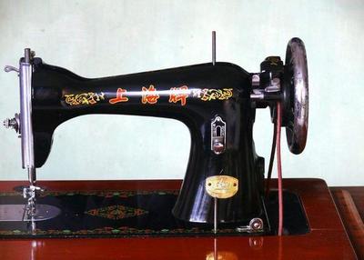 老缝纫机不值钱?先去仓库看看有没有,有的话恭喜1万元到手