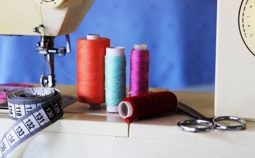 缝纫机革命 19世纪美国成品服装业的形成与转型